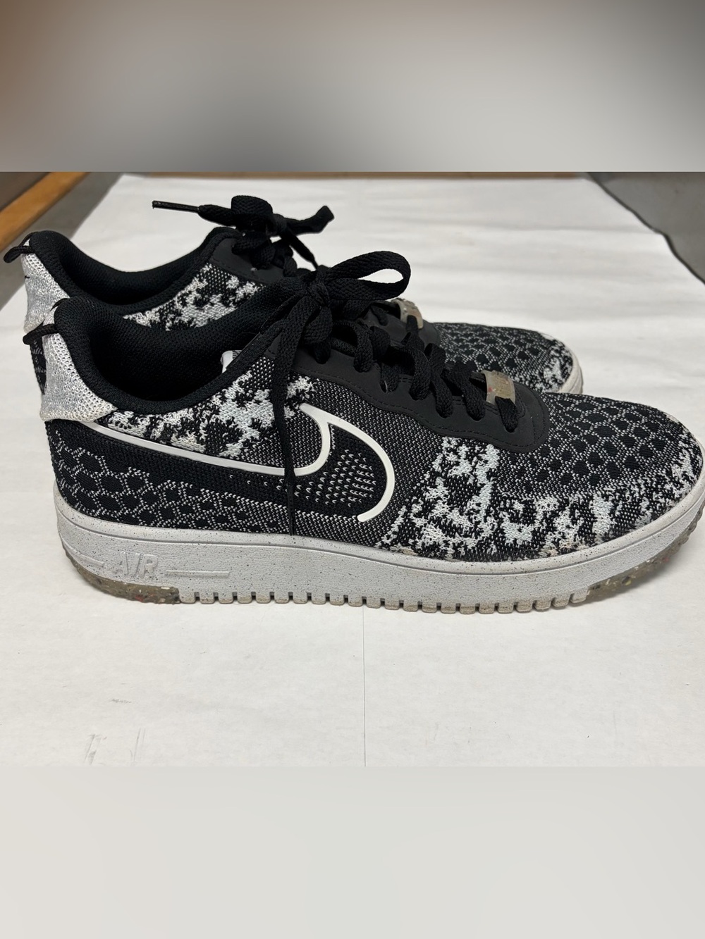 Men’s Nike AirForce 1 Crater Flyknit Black & Gray Athletic Trainers